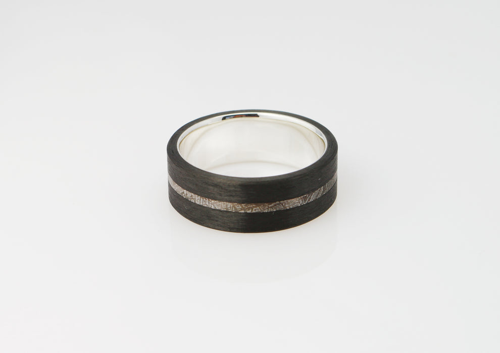 Silberring mit Carbon und Meteoritenstreifen