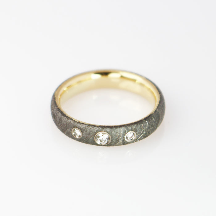 Meteoritenring mit Diamanten