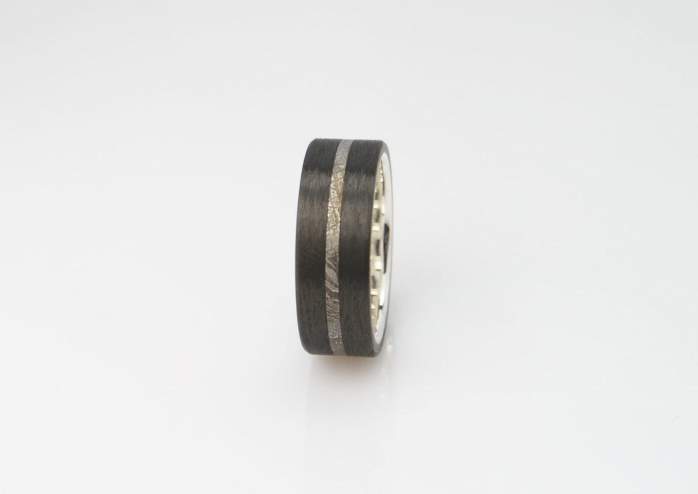 Silberring mit Carbon und Meteoritenstreifen