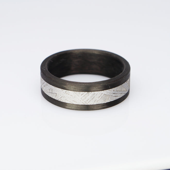 Meteoritenring mit Carbon