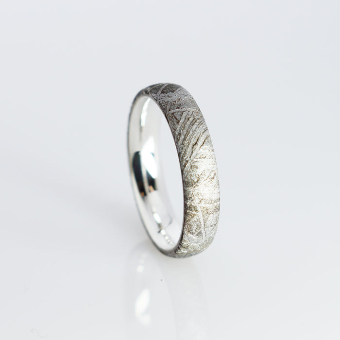 Bombierter Meteoritenring